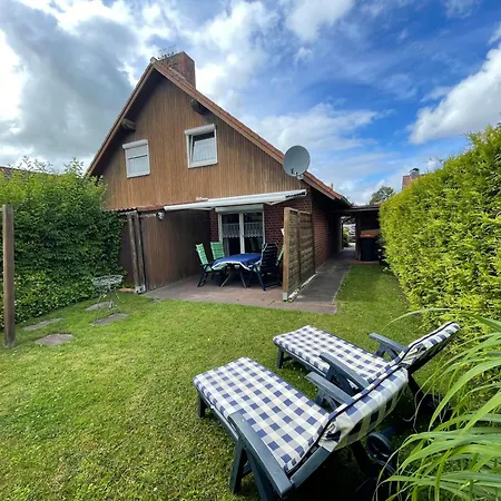 Haus Tillmann Mit Hund In Hooksiel 쉴리그