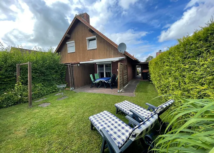 Haus Tillmann Mit Hund In Hooksiel Schillig