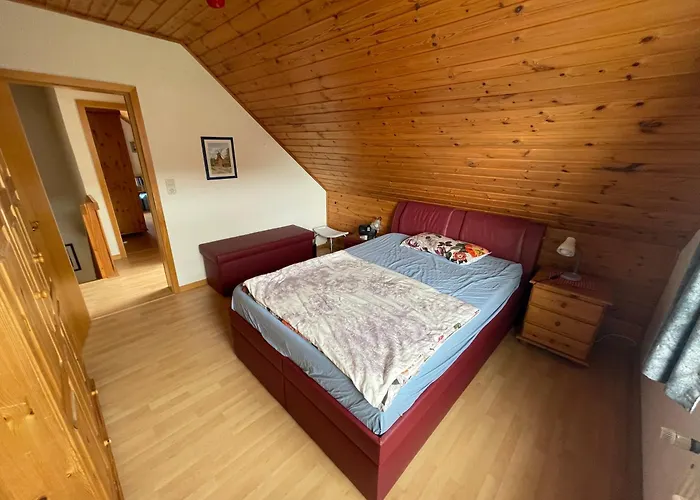 Haus Tillmann Mit Hund In Hooksiel